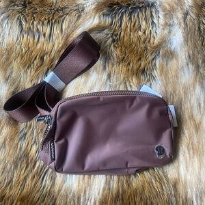 Lululemon everywhere belt bag